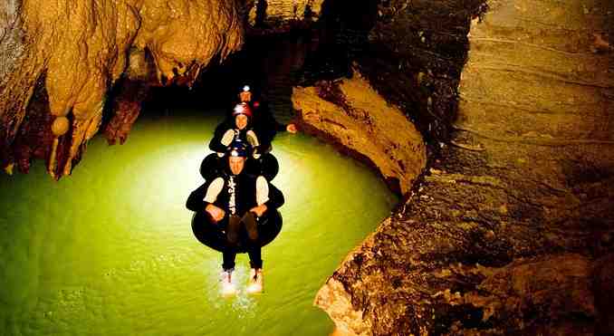 waitomo, caves